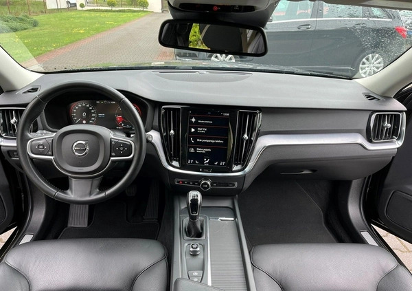 Volvo V60 cena 75900 przebieg: 233900, rok produkcji 2019 z Działdowo małe 466